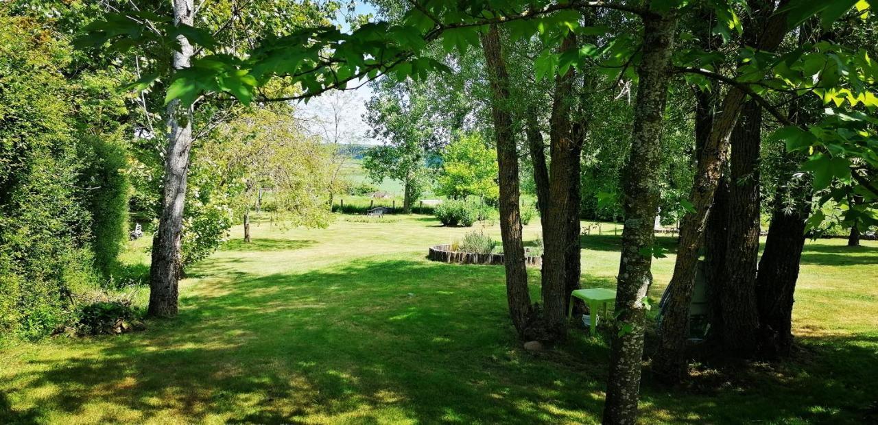 Bed and Breakfast Le Charbonnet Anzy-le-Duc Exterior foto